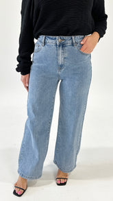 AAE Jacqui Wide leg Jean Light Blue