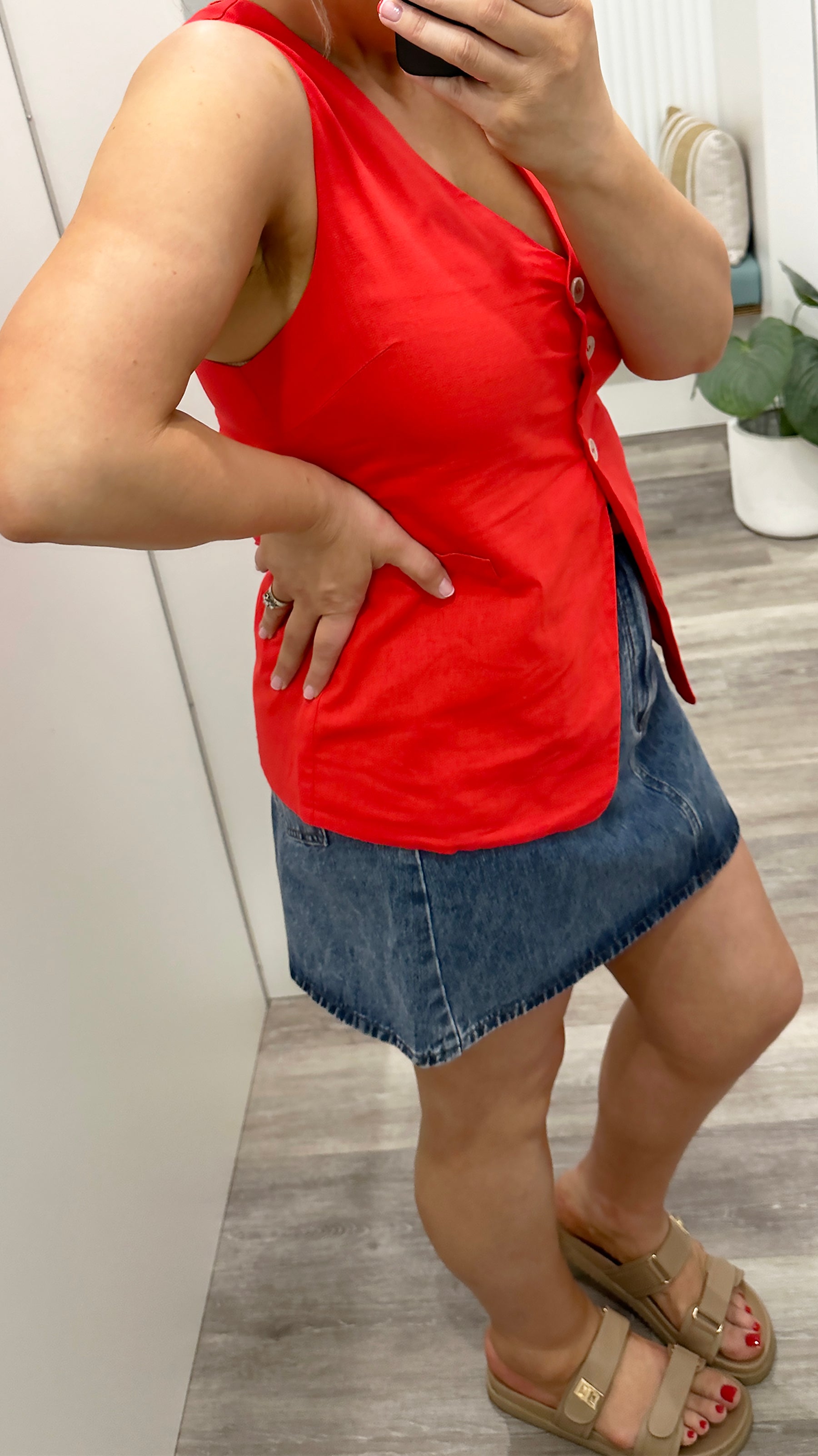 Alice Tailored Vest Red