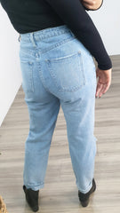 Lisa Ripped Mom Jean