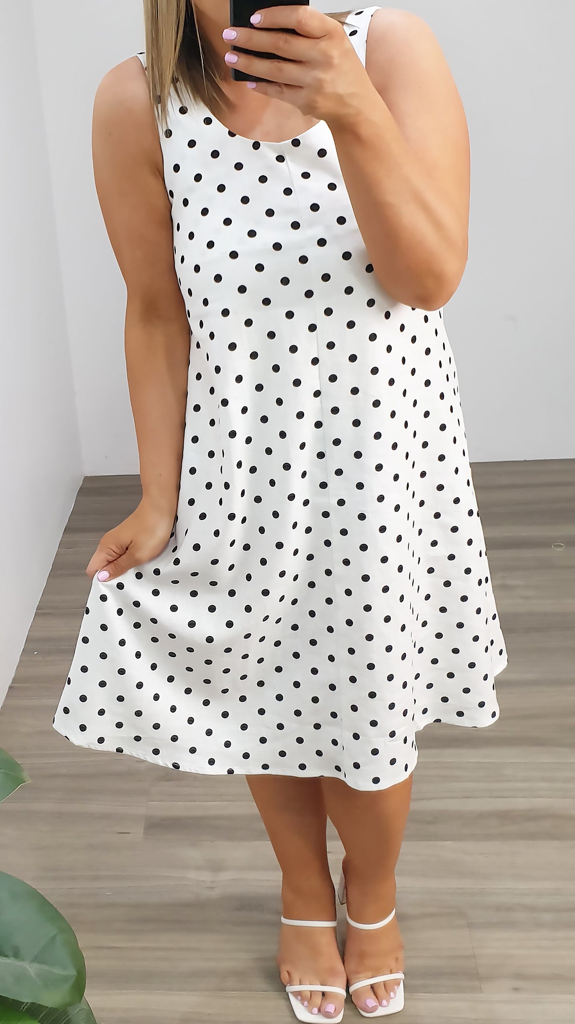 Polka dot linen outlet dress